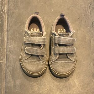 GAP washed grey shoes - size 8